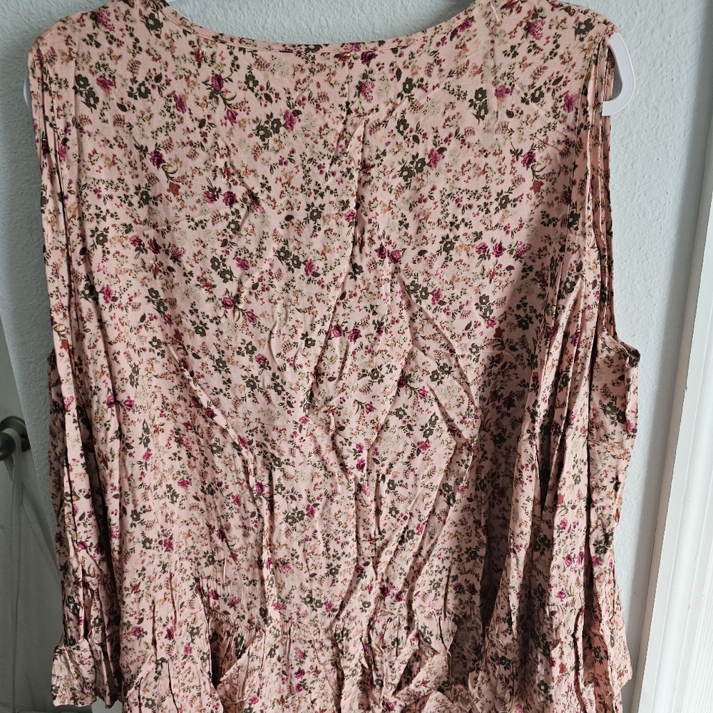 Tops - Picture 3 of 4